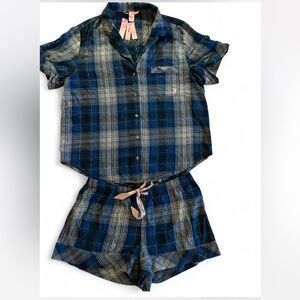 NWT! Victoria's Secret Green Plaid Women’s Pajama Set Medium